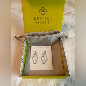 Kendra Scott Abbie Silver Small Open Frame Earrings